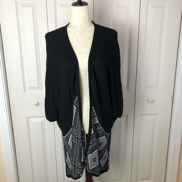 Umgee Black & White Cardigan with Crochet Detail - Picture 2 of 7